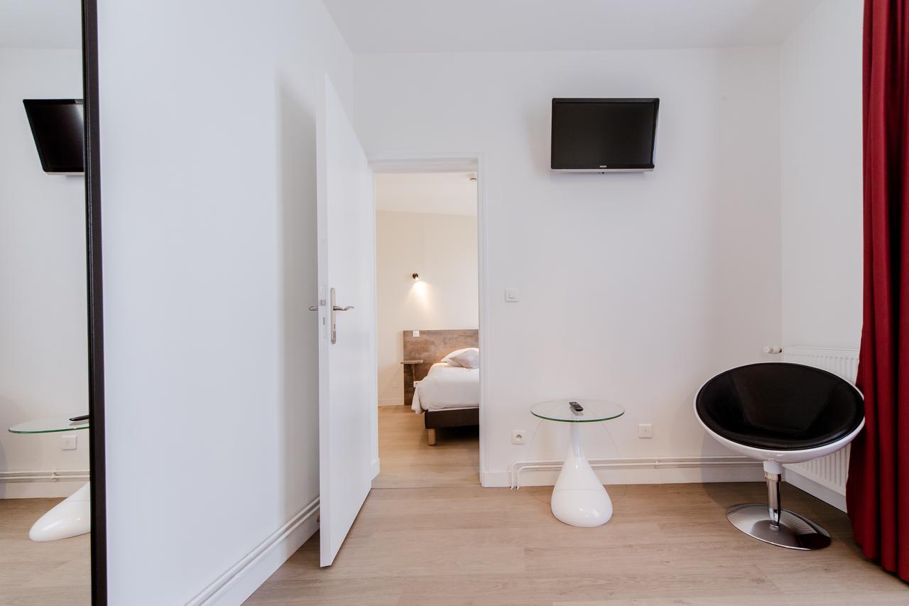 Logis Hotel - Le Petit Bellon Senlis  Exterior photo
