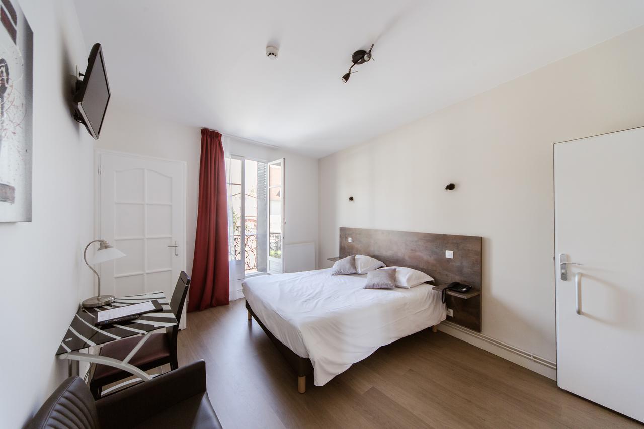 Logis Hotel - Le Petit Bellon Senlis  Exterior photo